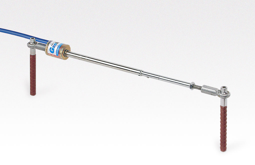 Vibrating Wire Crackmeter - risk management